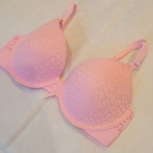 ππ₯NWOT PINK Victoria's Secret wear everywhere lightly lined t-shirt bra 34C